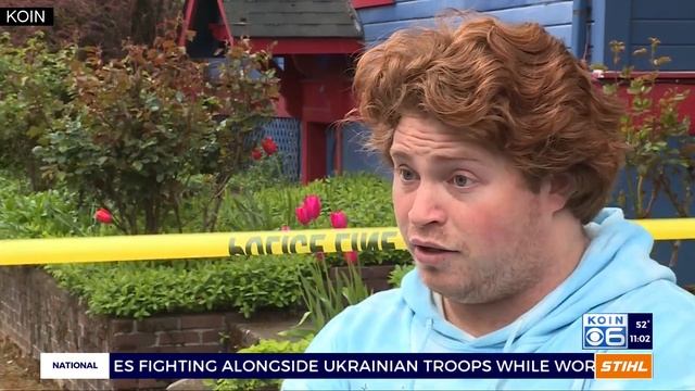 2 pedestrians struck by stolen van in SE Portland, suspects fled смотреть онлайн