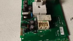 Стиральная машина Whirlpool AWE2221. Не включается