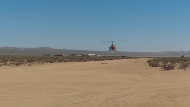 El Mirage gyro playing in the wind 2022 #flying #gyrocopter #aviation смотреть онлайн