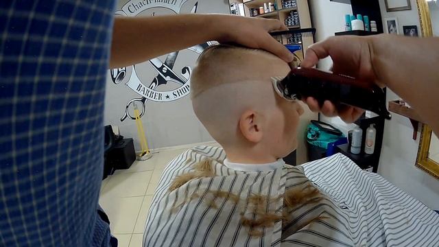 HAIRCUT TUTORIAL: MENS COMBOVER ... ДЕТСКАЯ БРИТЕ ГОЛОВЫ И СТРИЖКА смотреть онлайн