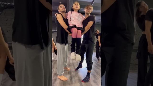 Мирослава репетирует свое выступление! смотреть онлайн