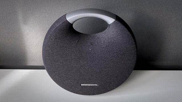 Harman Kardon Onyx Studio 7 vs 5 Sound comparison смотреть онлайн