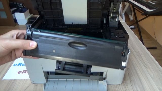 Samsung Xpress SL-M2070 / SL-M2070F - Replacing the Toner Cartridge смотреть онлайн