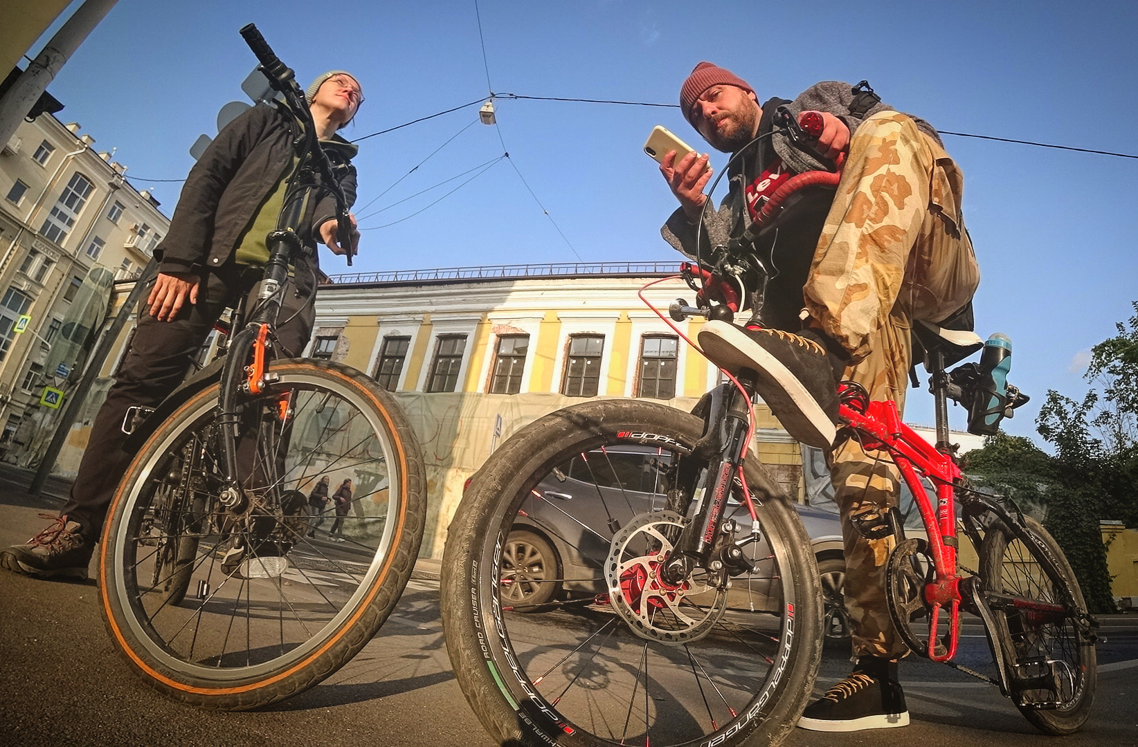 На складных велосипедах DOPPELGANGER по ранней весне. смотреть онлайн
