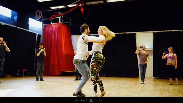 Kiko & Christina -Bachata Sensual @ Dance Vida Göteborg / Romeo Santos, Aventura - Inmortal #Utopia смотреть онлайн