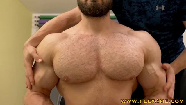 IRON MUSCLES : Pecs n Biceps Worship смотреть онлайн