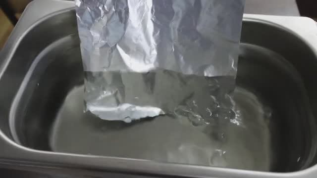 Кавитация в лабораторной ультразвуковой ванне, тест фольгой смотреть онлайн