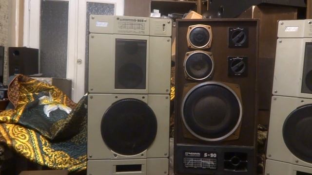 Радиотехника S-90 против S-90B