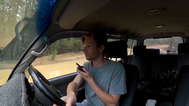 I took the 80 series 4WDING and I BROKE IT | NISSAN Vs TOYOTA in the MUD! смотреть онлайн