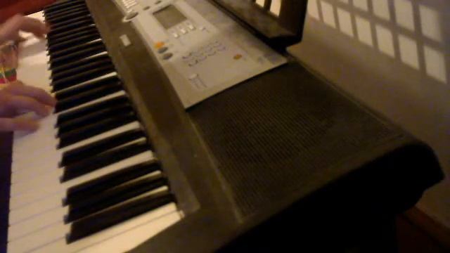 whoaholic's monty python tv theme on keyboard смотреть онлайн