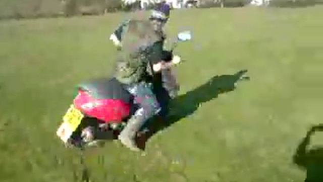 Piaggio Zip drifting смотреть онлайн