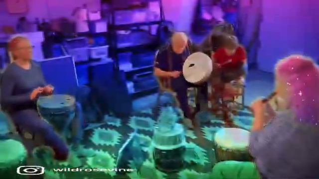 "Welcome Wave" - djembes, frame drums, & Croatian flute смотреть онлайн