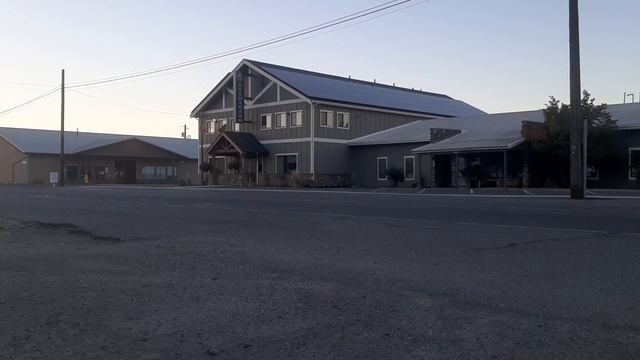 123.5 В пт загрузился, в сб поздно выехал, на конец вскр прошёл 618 миль, уже в Монтане. Статья??? смотреть онлайн