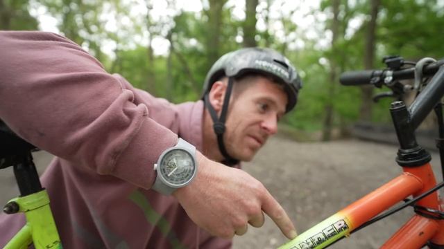 THE FREE BIKE CHALLENGE - PART 27 - LADIES BIKE FREERIDE SENDS! смотреть онлайн