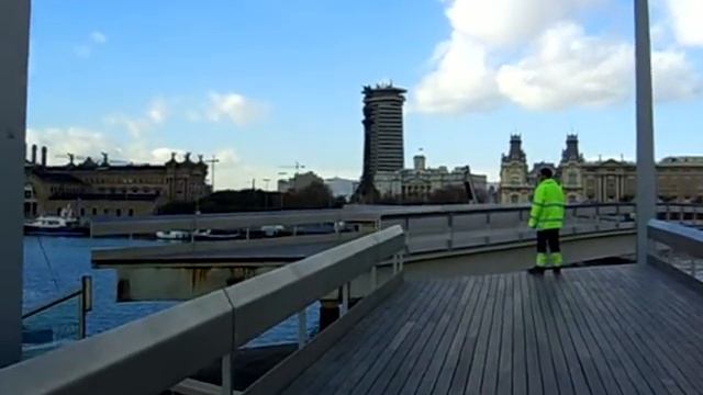 Разводной мост в Барселонетте смотреть онлайн