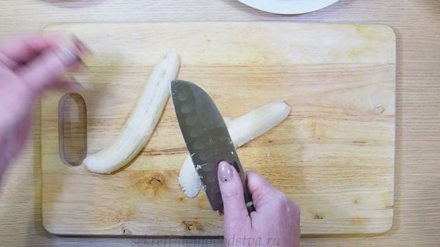 Блинный торт "Монастырская изба" из шпинатных блинчиков – рецепт со сметанным кремом и бананом смотреть онлайн