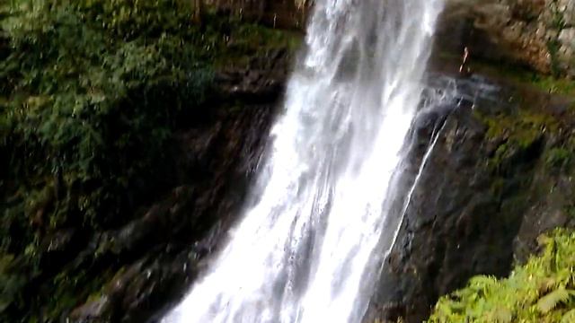 Водопад Великан смотреть онлайн