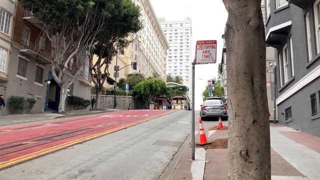 Powell-Hyde Cable Cars 1 & 13 @ Powell St & Bush St San Francisco California смотреть онлайн