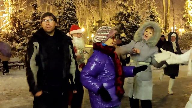 ТЫ ДЛЯ МЕНЯ ОДНА НА ЦЕЛОМ СВЕТЕ!??❄️/ТАНЦЫ В ПАРКЕ ГОРЬКОГО ХАРЬКОВ ДЕКАБРЬ 2021 смотреть онлайн