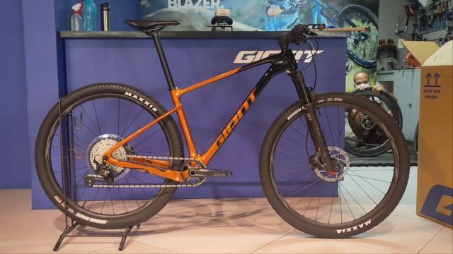 UNBOXING + ASSEMBLE - 2022 XTC ADVANCED 29 2 MEDIUM BLACK AMBER GLOSSY + WEIGHT смотреть онлайн