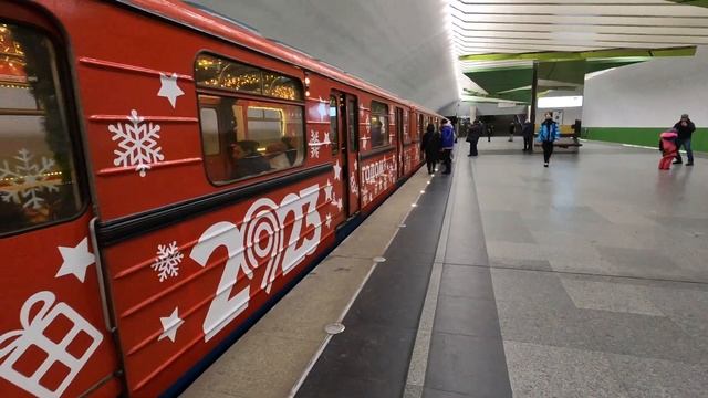 Новогодний поезд Еж3 ❄️? смотреть онлайн