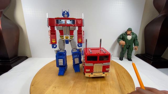 JADA TOYS Optimus Prime(G1) DieCast Truck Hollywood Rides смотреть онлайн