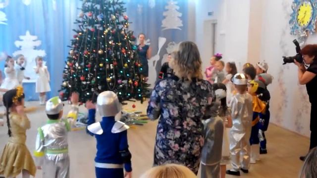 Белый снег мохнатый... смотреть онлайн