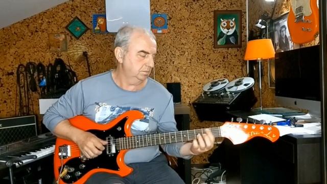Ещё одна серия нашего любимого сериала #чайфгитары Musima De Luxe 5 смотреть онлайн