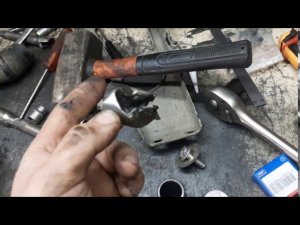 Chevrolet Lacetti 1.4 замена сгнившей трубки на помпе