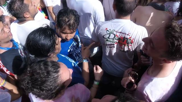 WORLD'S LARGEST TOMATO FIGHT | La Tomatina 2016 смотреть онлайн