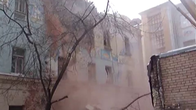 Снос ветхого здания смотреть онлайн