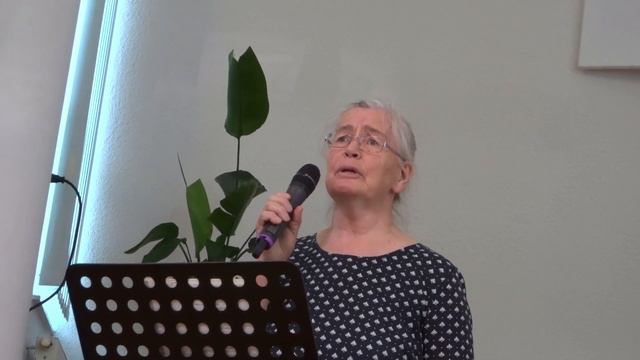 "Не прирастай к земле, душа, не прирастай" стих читает сестра Ида смотреть онлайн