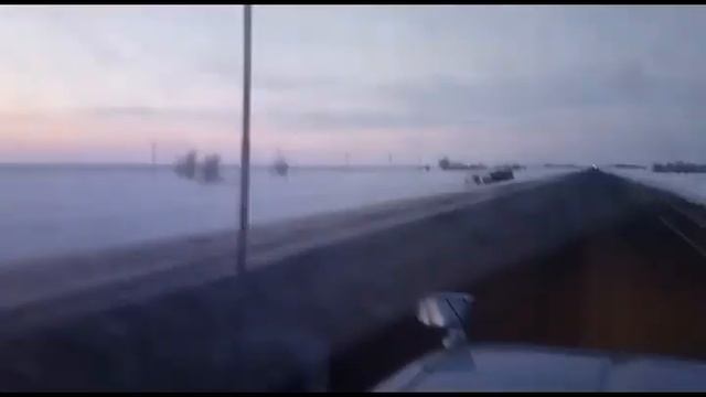 Фура по трассе Уральск-Атырау лежит на обочине больше 2 недель смотреть онлайн