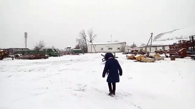 //Идём со школы домой//Диана упала на льду// смотреть онлайн