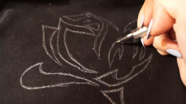 РИСУЮ НА ОДЕЖДЕ|РАСПИСЫВАЕМ ФУТБОЛКУ АКРИЛОМ|СОЗДАЕМ ГОТИЧЕСКУЮ ФУТБОЛКУ! смотреть онлайн