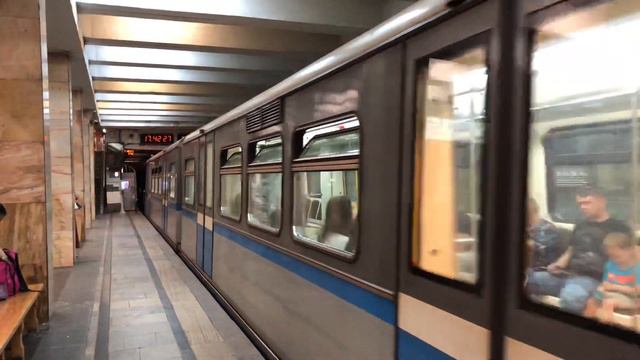 81-740/741.1 Русич На станции Проспект Вернадского смотреть онлайн