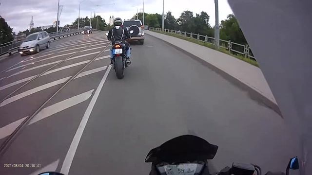 Прогулка на мото. Suzuki GSX-S1000, Kawa EX650, Yamaha Rrrrrrr1 Helmet view смотреть онлайн
