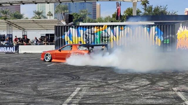 Hoonigan TwerkStallion 3.0 Little Sesh at SEMA 2022 Burnyard смотреть онлайн