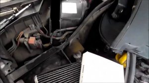 Как поменять салонный фильтр в Рено Символ