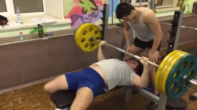 Жим штанги лежа 130 почти на 3 раза смотреть онлайн