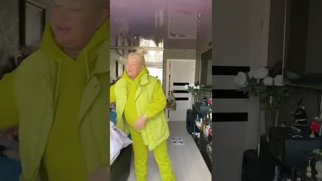 Обзор костюмов смотреть онлайн