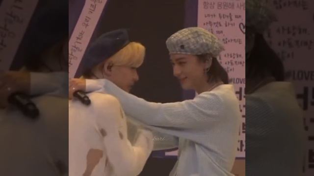 моменты с хенликсами #hyunlix