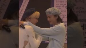 моменты с хенликсами #hyunlix