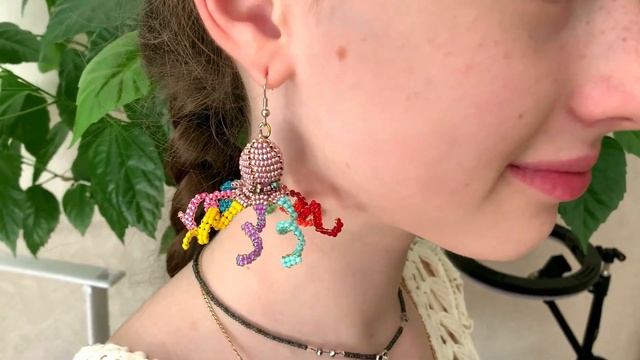 Радужный осьминог из бисера, видео-урок ВКонтакте смотреть онлайн