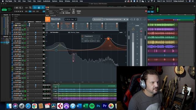 How to mix with the Neutron 3 plug-in by iZotope! Angra bass player shows you. смотреть онлайн