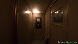 Перестук колёс пассажирского поезда на бесстыковом и звеньевом пути из тамбура и в купе.