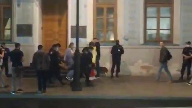 Задержания в Москве возле посольства Беларуси смотреть онлайн