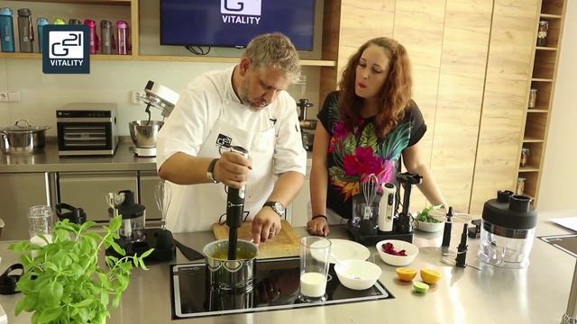 Dýňové pyré a rychlé smoothie z lesních plodů смотреть онлайн