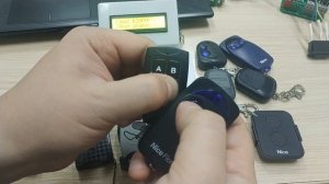 Копирование пультов на ULTRA10 (10 пультов в 1, универсальный пульт для ворот и шлагбаума)