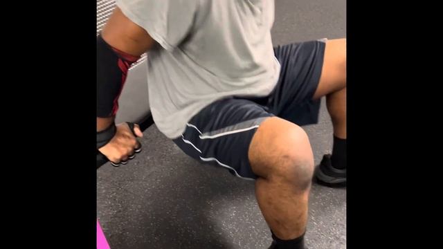 Week 14 Late Night Training Session Chest Triceps And AB’S#v2fitness #latenightsession #bodygoals